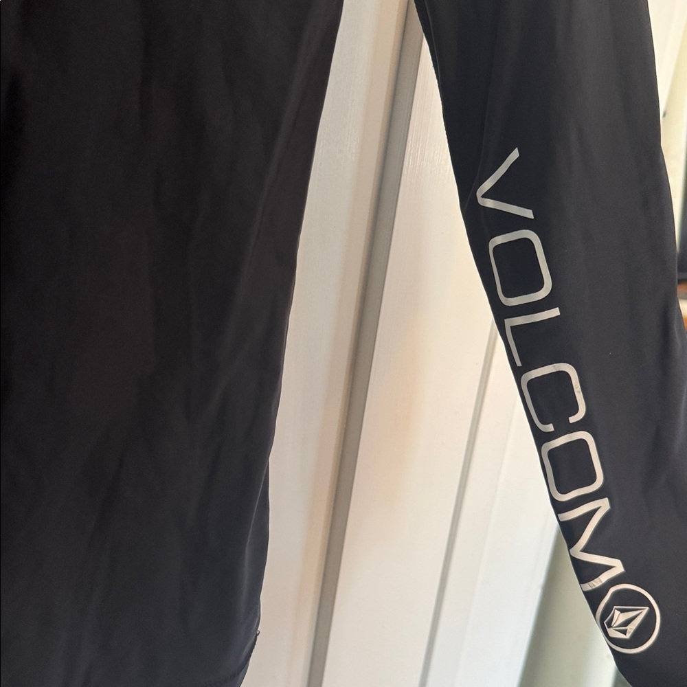 Volcom Long Sleeve Rashguard - Picture 3 of 3